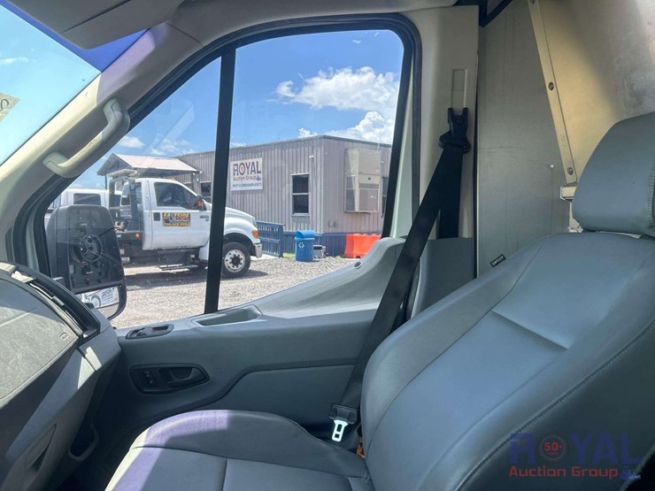 2016-ford-transit-image-12