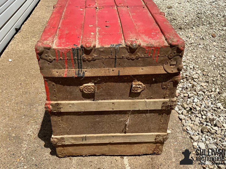 antique-trunk-image-4
