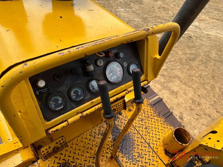deere-450d-image-13