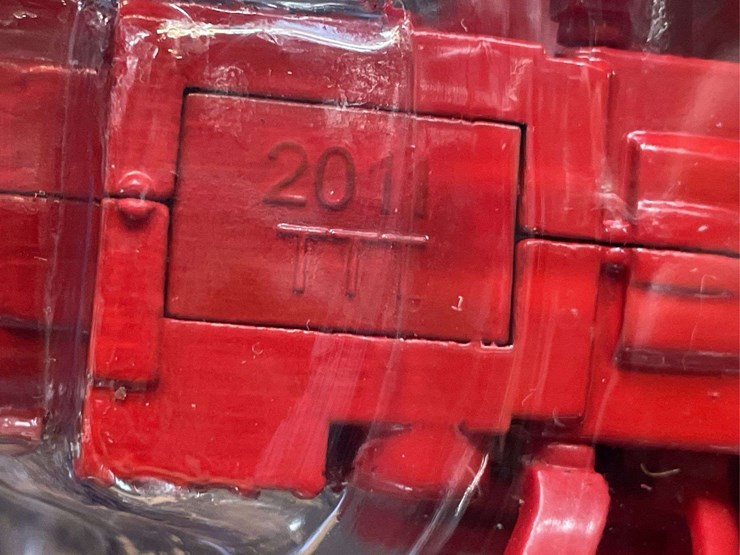 1/16-farmall-656-hydro-2011-ttt-nib-ertl-image-7