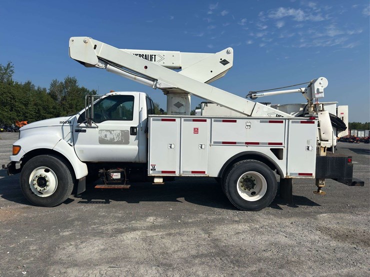 2000-ford-f-750-s/a-bucket-truck-with-versalift-boom-image-6