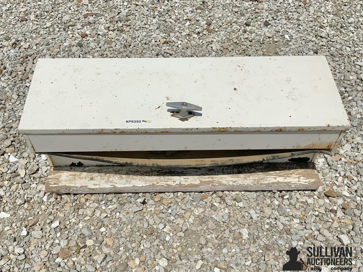 side-mount-truck-tool-box-image-2