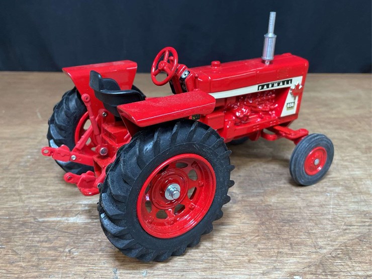 1/16-farmall-656-1996-ontario-nib-sm-image-7