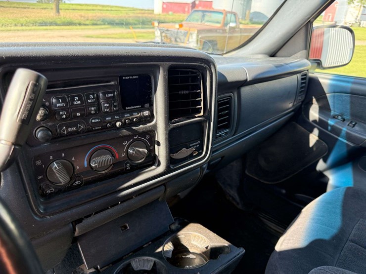 2000-chevrolet-1500-image-12