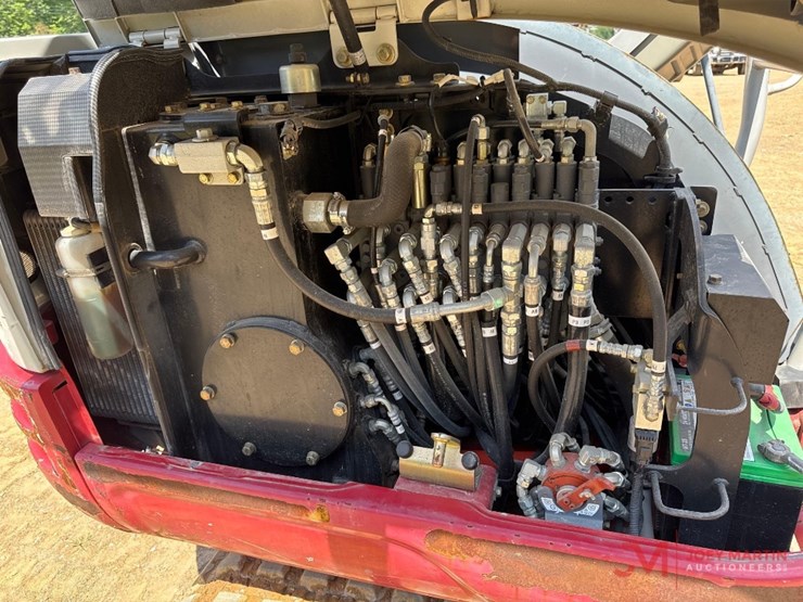 2019-takeuchi-tb230-image-7