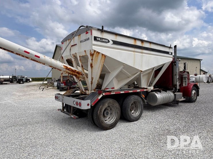 2000-peterbilt-379-image-7