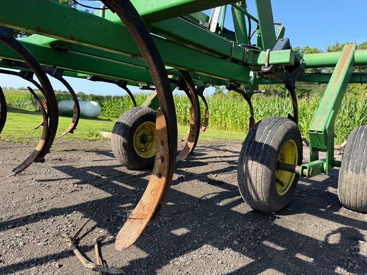 john-deere-680-image-19