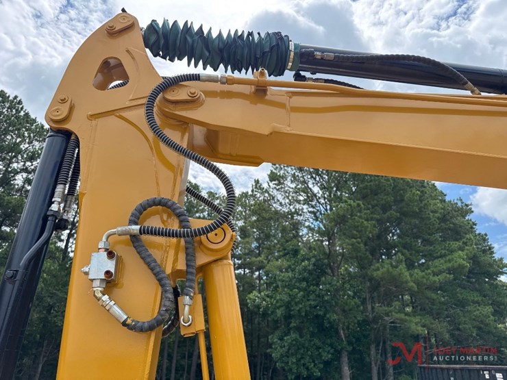 2021-caterpillar-305-image-7