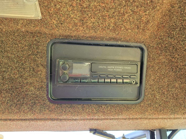 new-holland-tr87-image-50