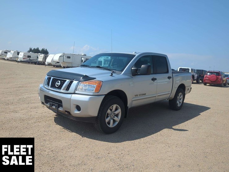2015-nissan-titan-image-1