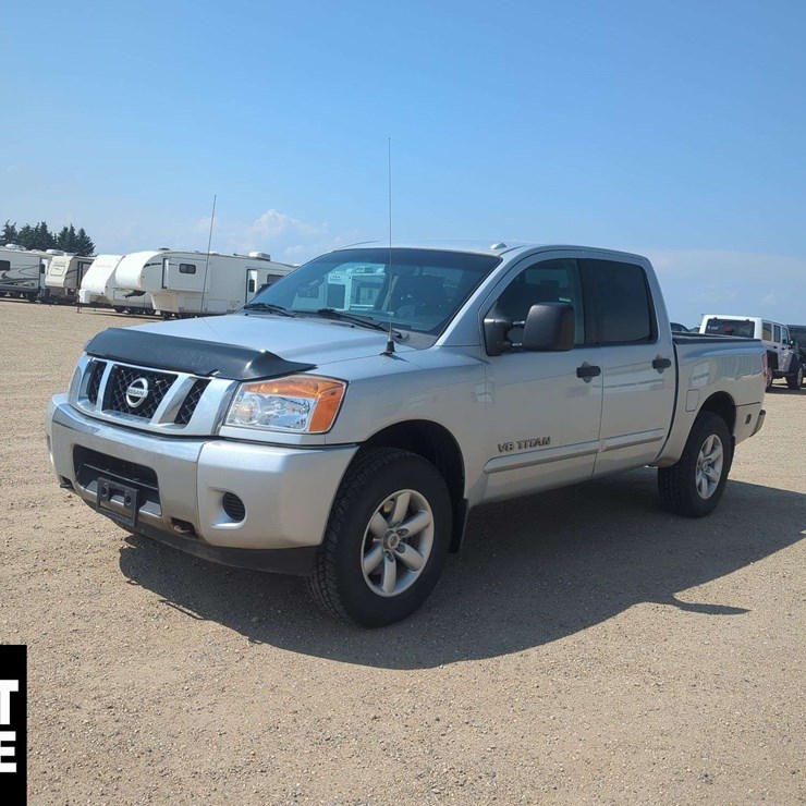 2015 NISSAN TITAN