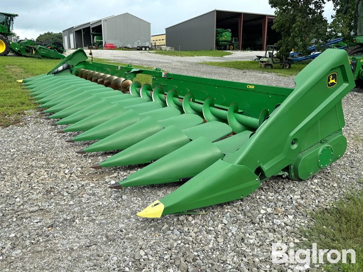 2022-john-deere-c16r-image-1