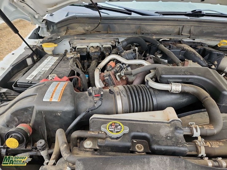 2016-ford-550-image-22