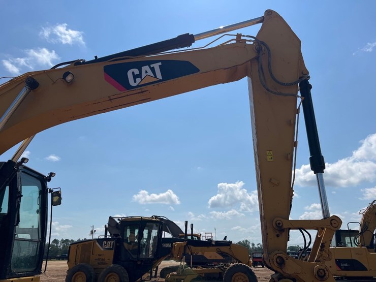 caterpillar-325fl-image-25
