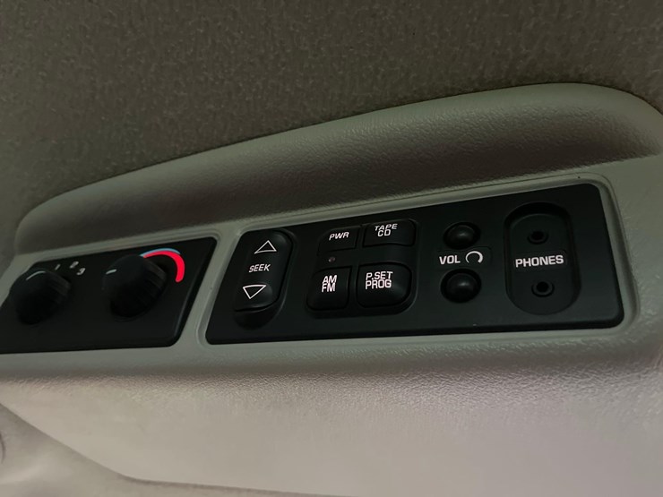 2000-chevrolet-venture-image-38