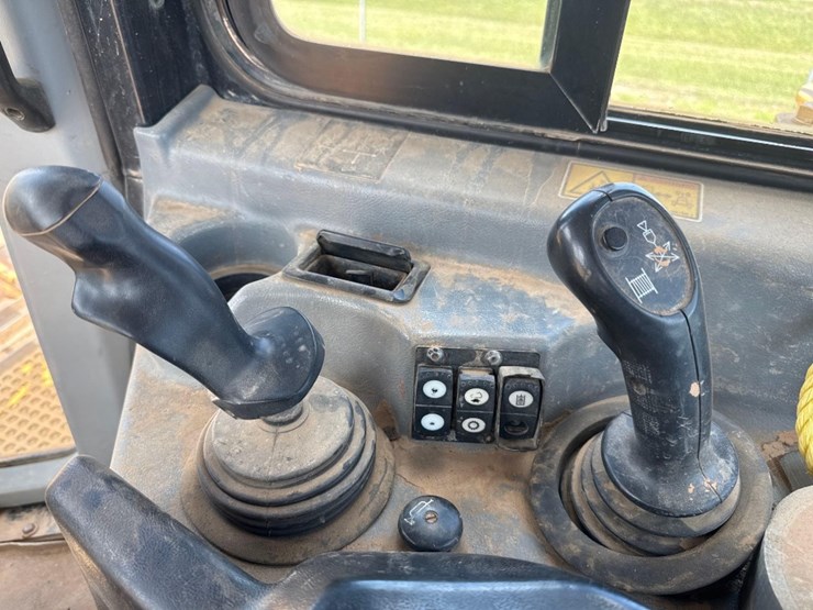 caterpillar-d6t-lgp-image-29