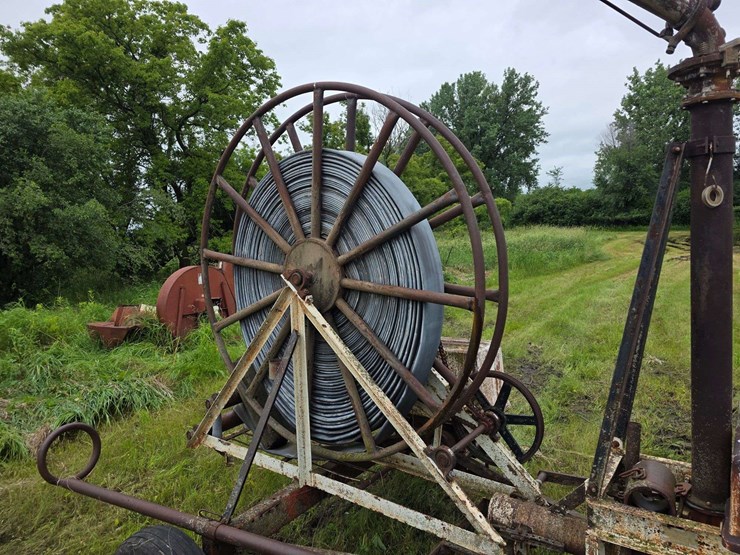 irrigation-water-cannon-on-gear,-hose-in-unknown-condition-(unusable),-has-not-been-used-in-years-image-5