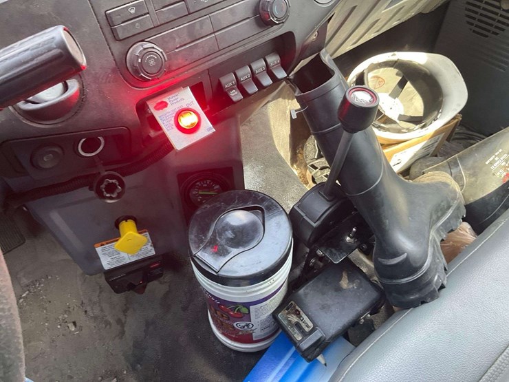 2017-ford-f650-image-11