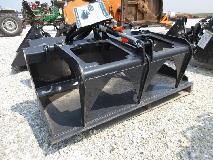 wolverine-mini-skid-steer-grapple-bucket-image-2