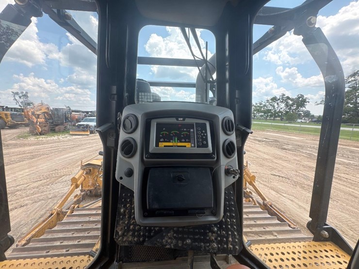 caterpillar-d6t-lgp-image-24