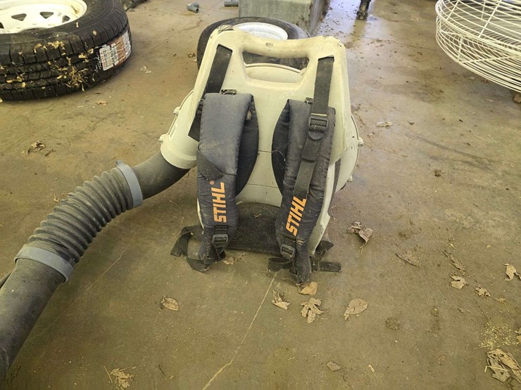 stihl-br600-backpack-blower,-working-order-image-2
