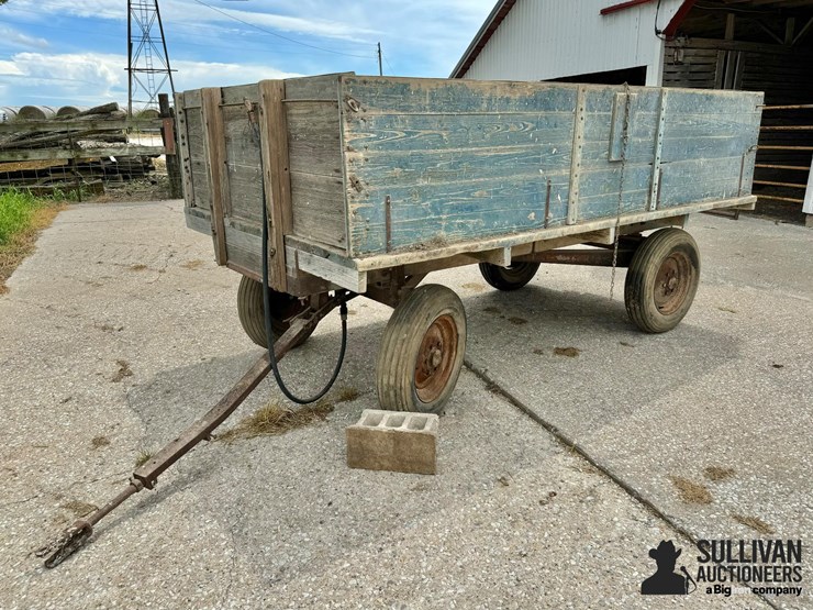 monarch-wooden-barge-wagon-on-case-running-gear-image-1