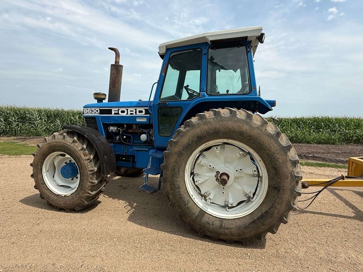 1990-ford-8630-image-15