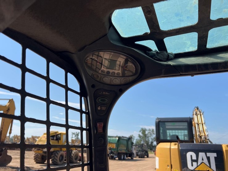 2018-bobcat-t450-image-29