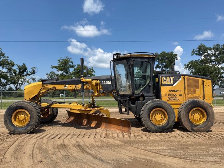 caterpillar-140m-vhp-image-1