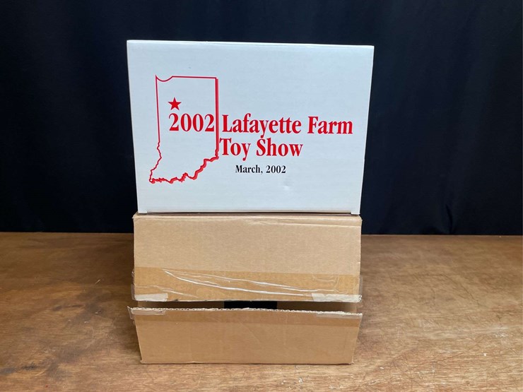 1/16-farmall-450-brass-tacks-demonstrator-2002-lafayette-nib-sc-image-14