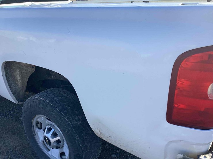 2013-chevrolet-silverado-2500-image-24