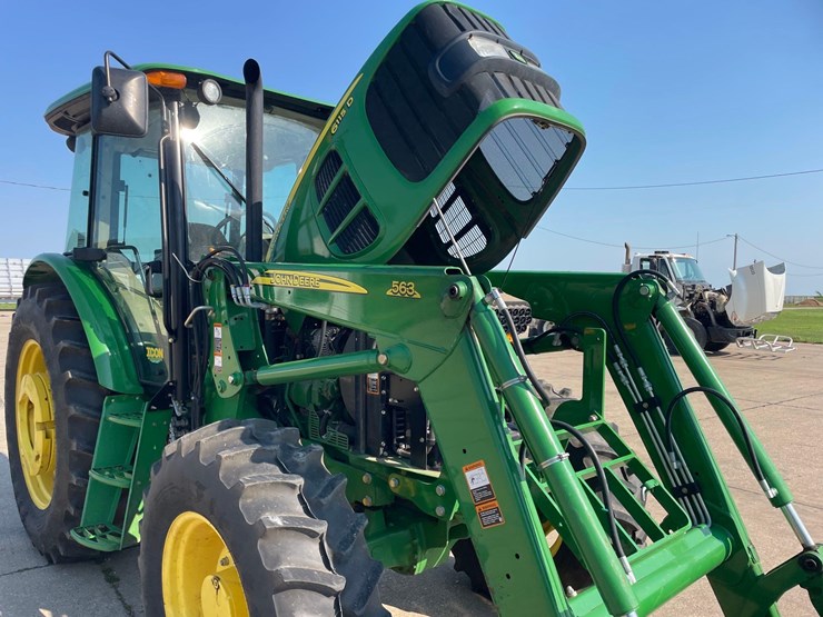 2015-john-deere-6115d-image-55