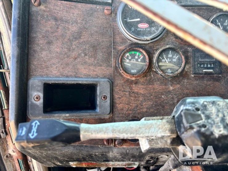 1993-peterbilt-377-image-80