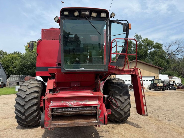 1990-case-ih-1680-image-9