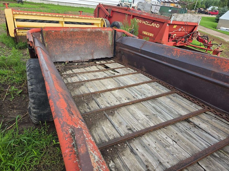 new-holland-520-image-7