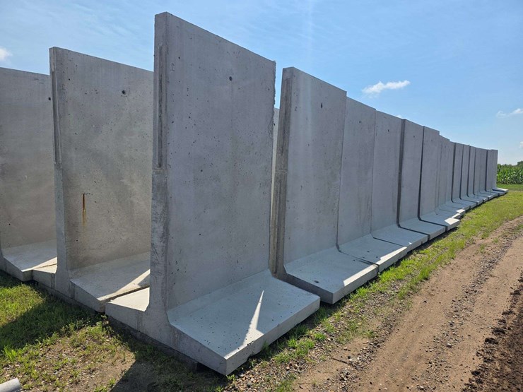 (20)-new-5’-bunker-silo-panels,-8.5’-tall-image-2