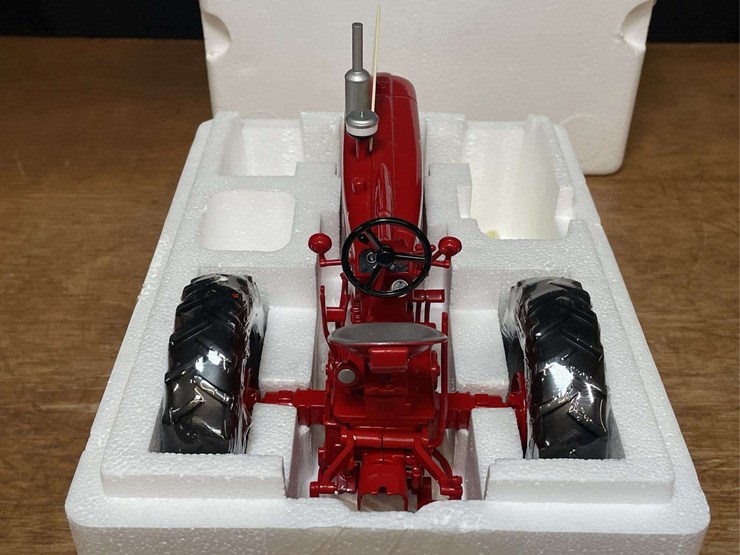 1/16-farmall-450-brass-tacks-demonstrator-2002-lafayette-nib-sc-image-7