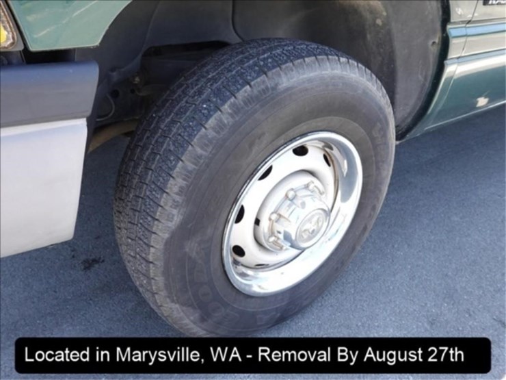 2001-dodge-2500-image-13