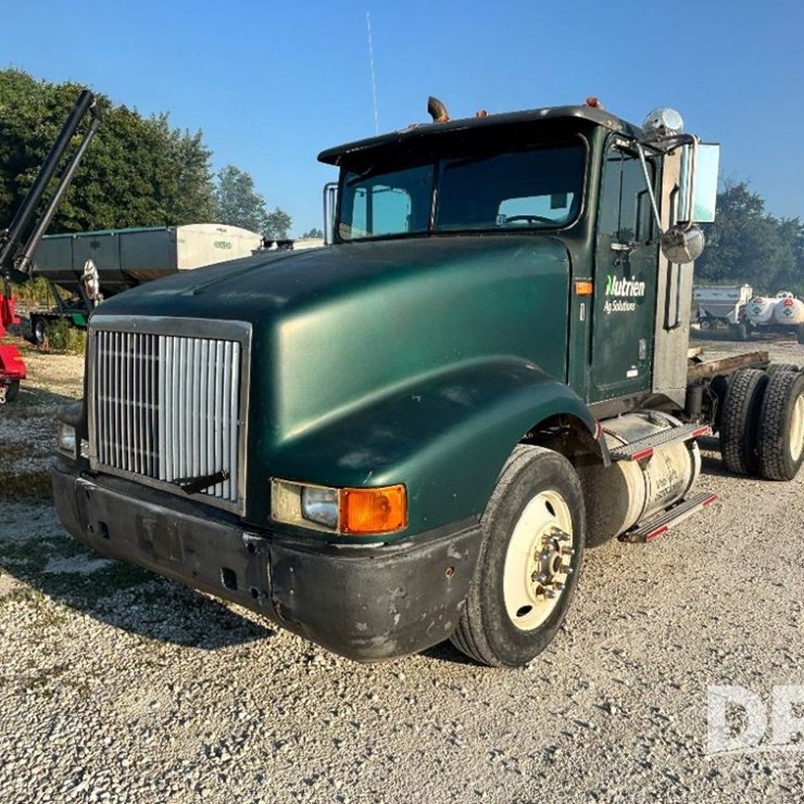 1993 INTERNATIONAL 9