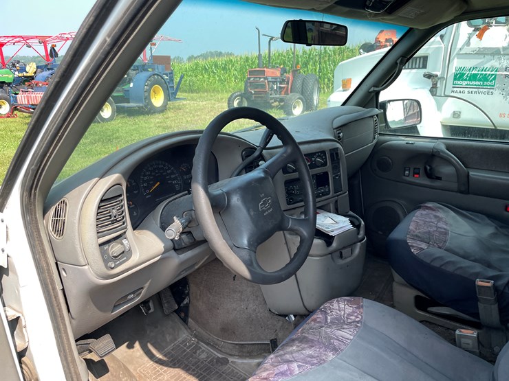 2001-chevrolet-astro-image-6