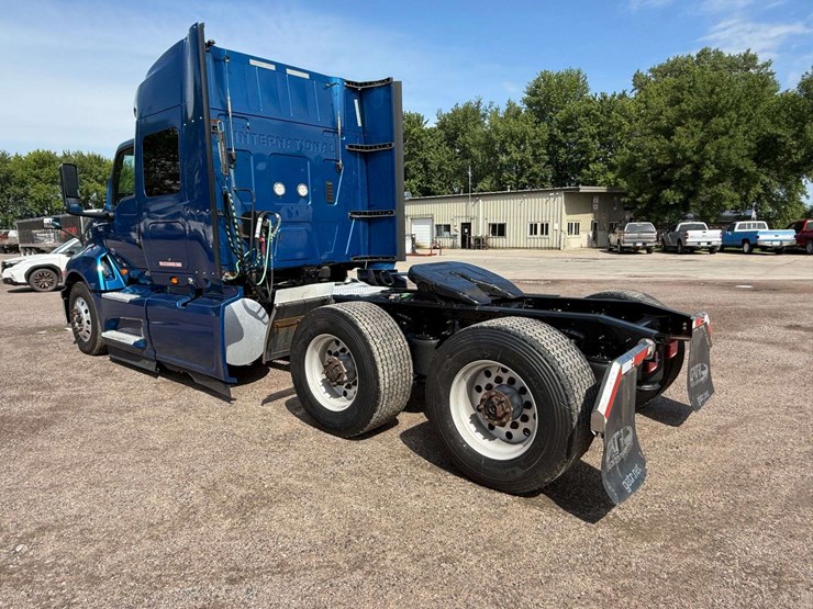 2020-ih-lt625-sleeper-semi,-435,369-miles-on-truck-(complete-overhaul-@-232,740-miles-with-paperwork-image-19