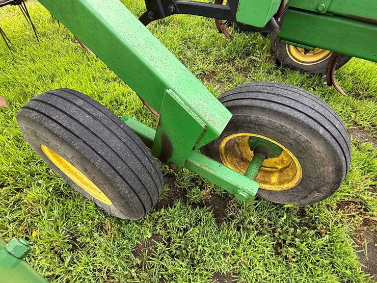 john-deere-680-image-21