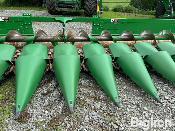 2022-john-deere-c16r-image-2