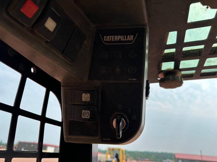 caterpillar-252b-image-32