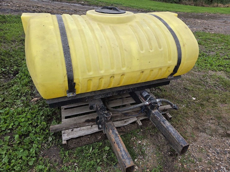 300-gallon-poly-tank-with-front-mount-saddle-with-brackets,-came-off-ih-7130-tractor-image-10