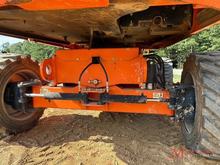 2015-jlg-600s-image-13