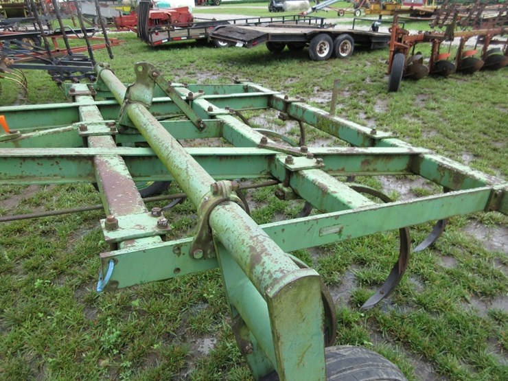 john-deere-10-image-4