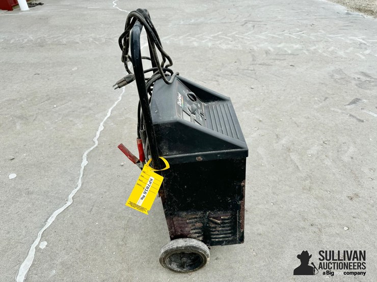 diehard-200.71460-battery-charger-/-engine-starter-image-4