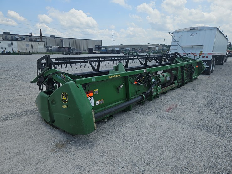2011-john-deere-625f-image-9