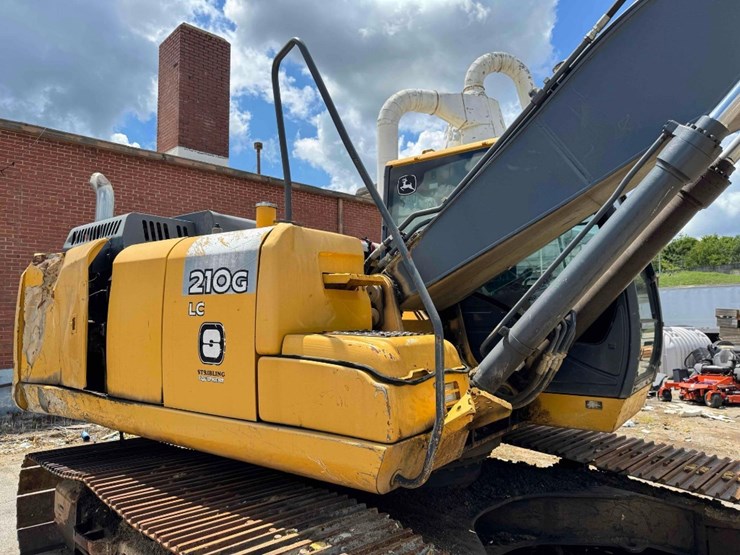 2014-deere-210g-lc-image-4